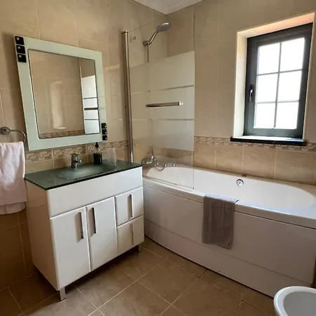 Dos Redondos Casa de Férias *